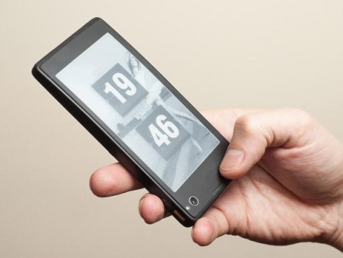 Первый российский смартфон с двумя экранами от Yota